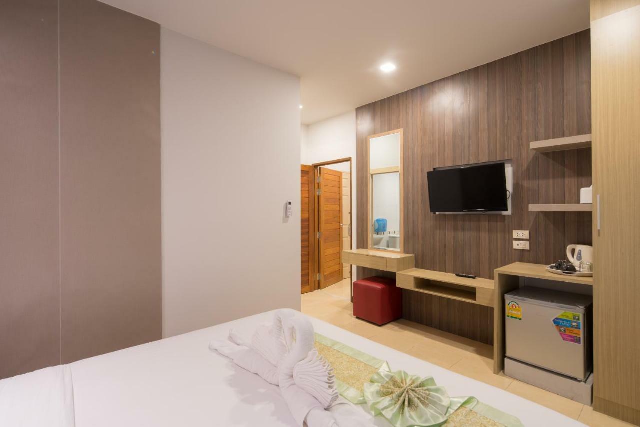 Baan Thai Beach Side Residence Patong Ngoại thất bức ảnh