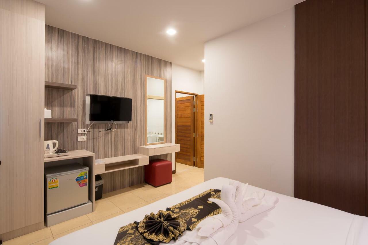 Baan Thai Beach Side Residence Patong Ngoại thất bức ảnh