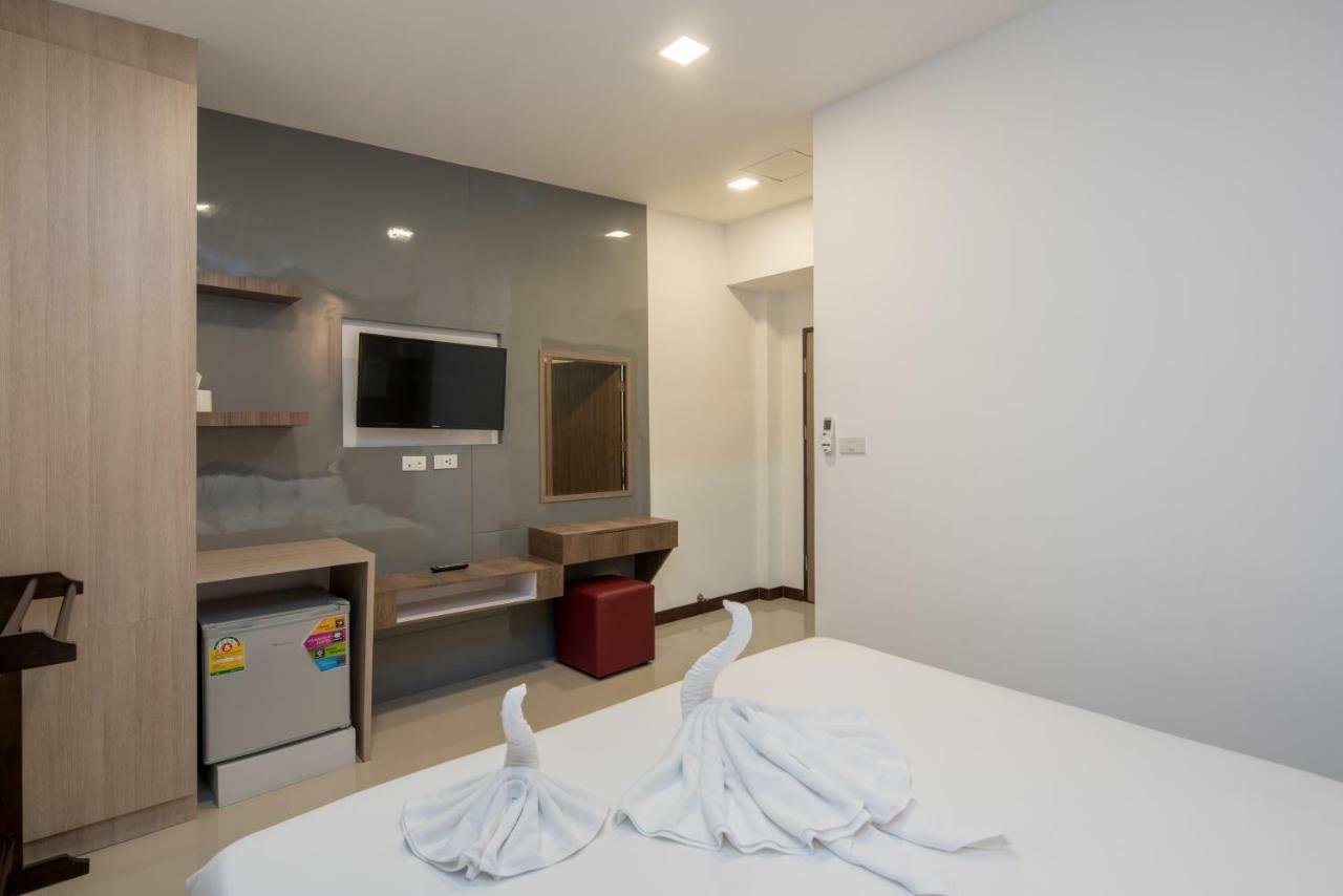 Baan Thai Beach Side Residence Patong Ngoại thất bức ảnh