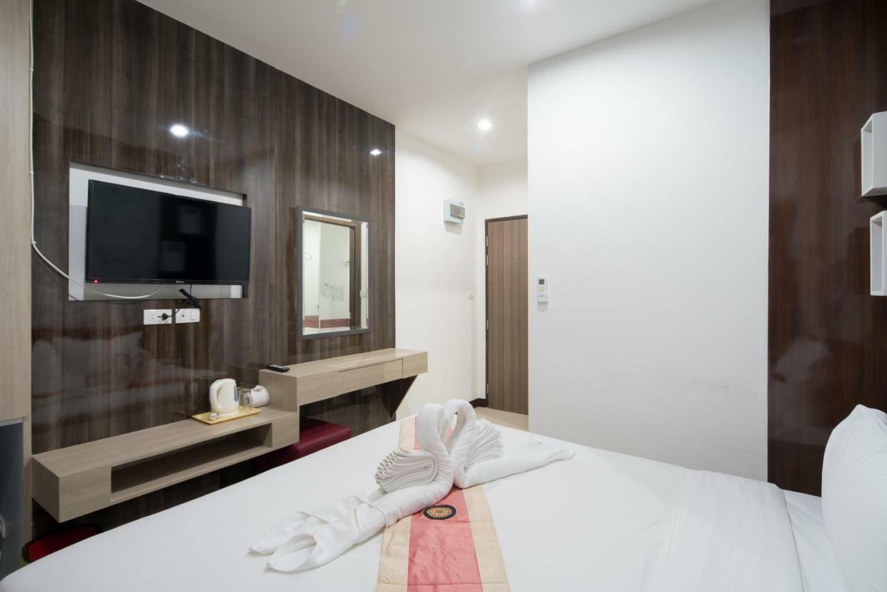 Baan Thai Beach Side Residence Patong Ngoại thất bức ảnh